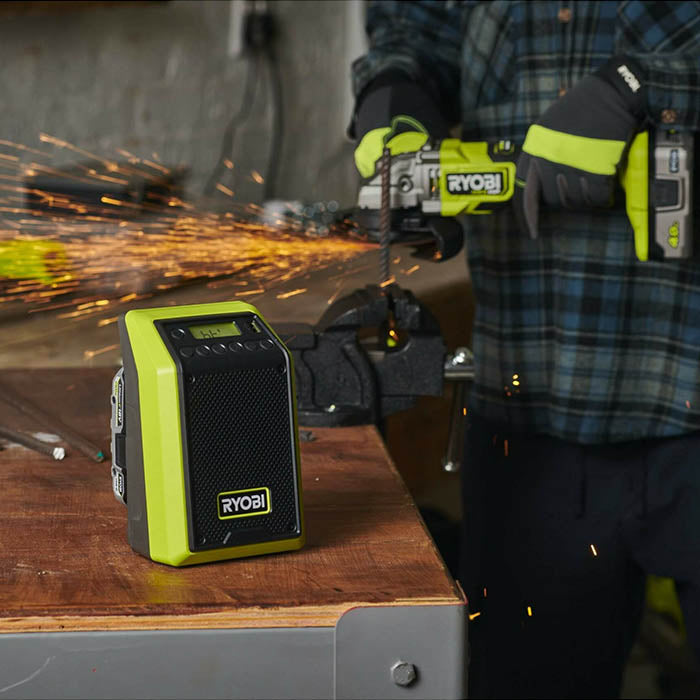 Ryobi Cordless Bluetooth Radio, Charge Smartphones,18V, 10W